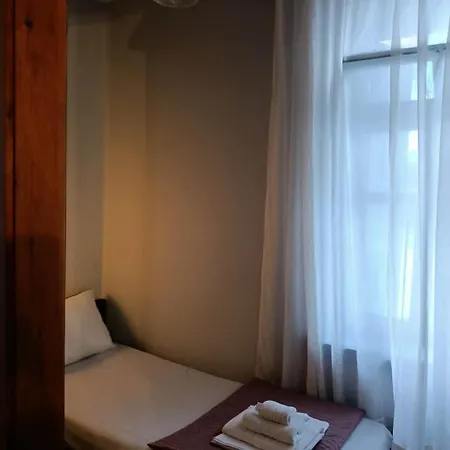 Coralia Nest